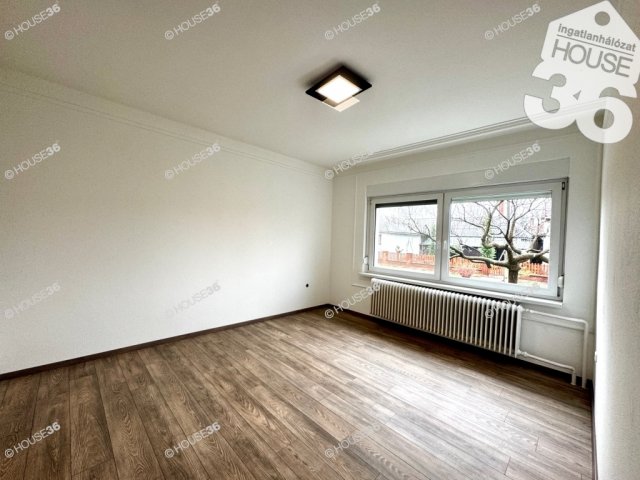 Eladó családi ház, Soltvadkerten 34.99 M Ft, 4 szobás