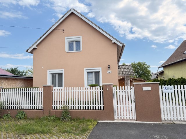 Eladó családi ház, Ercsiben 84.9 M Ft, 5 szobás