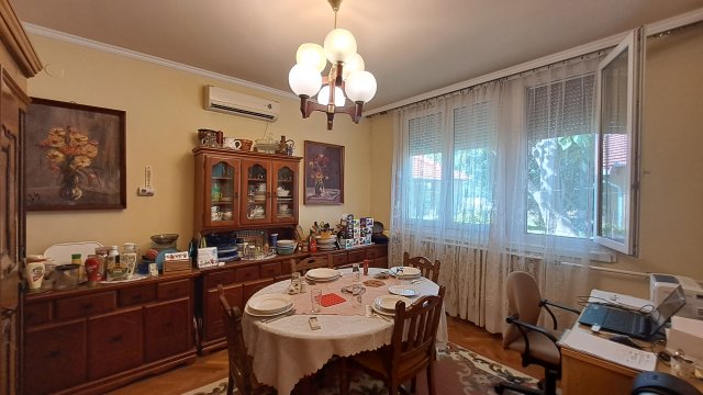 Eladó családi ház, Jászberényben 48.5 M Ft, 3 szobás