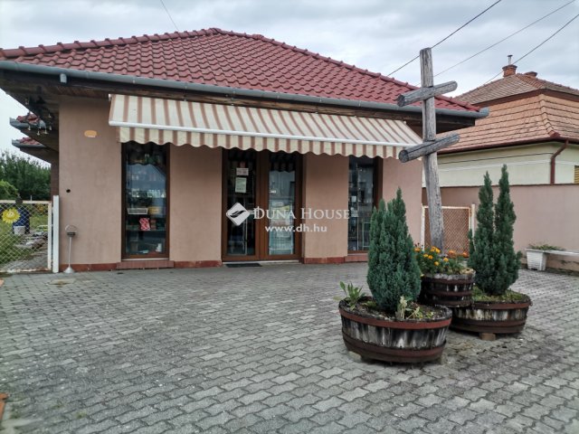 Eladó üzlethelyiség, Szigetszentmártonban 125 M Ft, 3 szobás