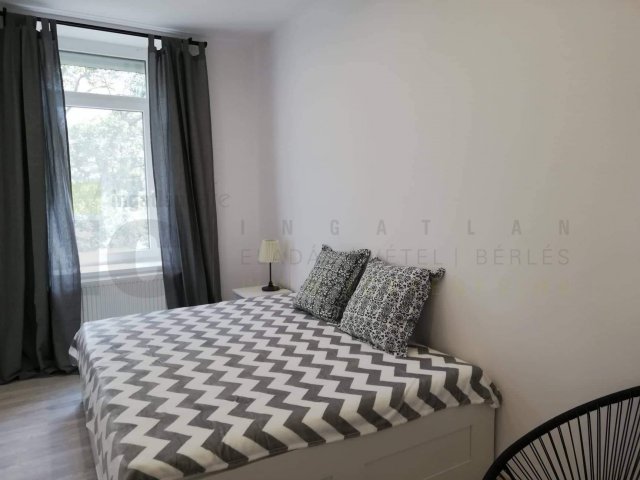 Kiadó téglalakás, albérlet, Szegeden 250 E Ft / hó, 3 szobás