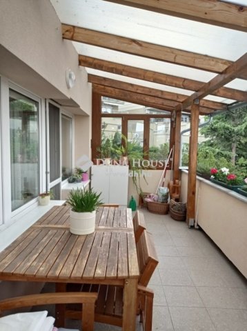 Eladó téglalakás, Pécsett 84.9 M Ft, 5 szobás