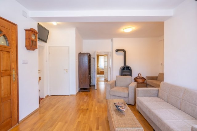 Eladó családi ház, Pécsett 89.9 M Ft, 5 szobás