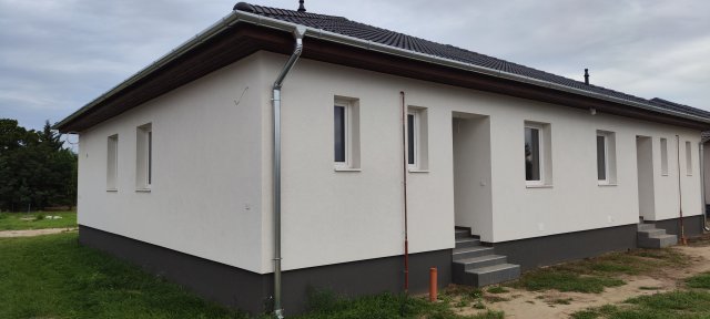 Eladó családi ház, Kecskeméten 34.4 M Ft, 3 szobás