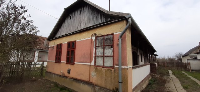 Eladó családi ház, Tiszakerecsenyen 3.3 M Ft, 2 szobás