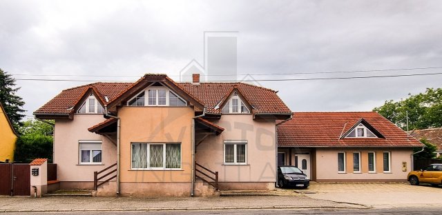 Eladó családi ház, Csepregen 120 M Ft, 7 szobás