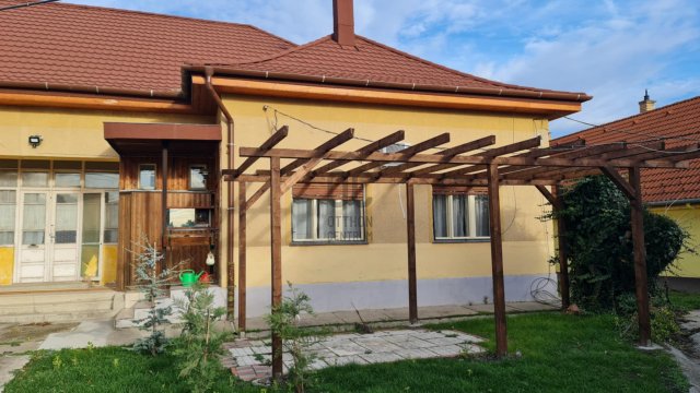 Eladó téglalakás, Pakson 31 M Ft, 2 szobás