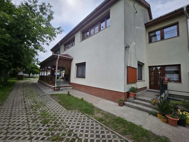 Eladó családi ház, Fóton 120 M Ft, 4 szobás