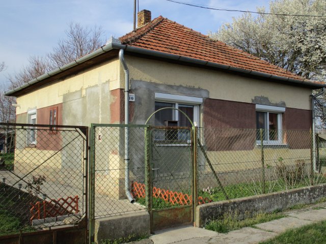 Eladó családi ház, Jászboldogházán 16.8 M Ft, 1+1 szobás