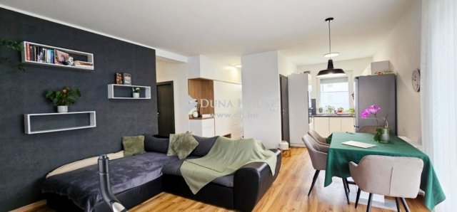 Eladó családi ház, Szombathelyen 85.9 M Ft, 4 szobás
