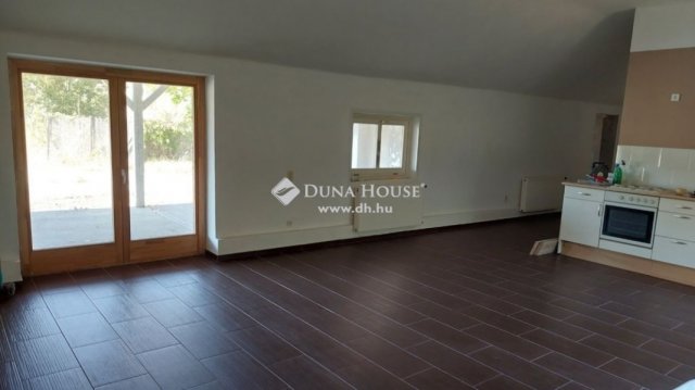 Eladó mezogazdasagi ingatlan, Csemőn 129 M Ft, 5 szobás
