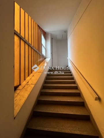 Eladó iroda, Budapesten, X. kerületben 330.75 M Ft