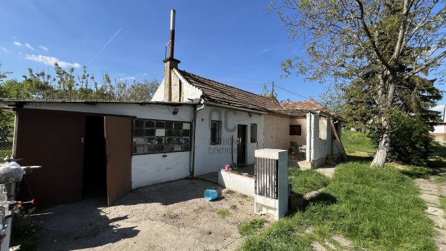 Eladó családi ház, Dorogon 27 M Ft, 2 szobás