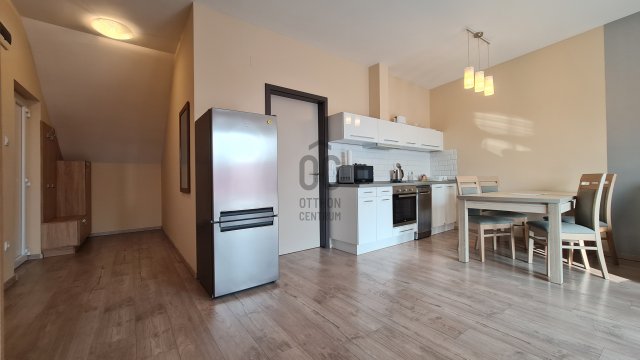 Kiadó téglalakás, albérlet, Pakson 300 E Ft / hó, 1 szobás