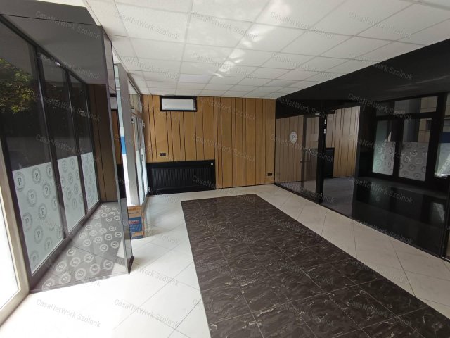 Kiadó iroda, Szolnokon 270 E Ft / hó, 3 szobás