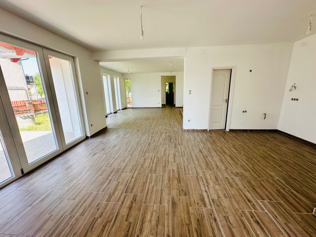 Eladó családi ház, Szigetcsépen 110 M Ft, 4 szobás