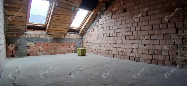 Eladó családi ház, Csatáron 67.9 M Ft, 4 szobás