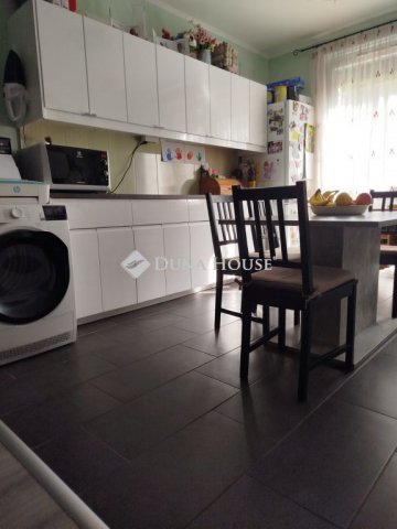 Eladó panellakás, Budapesten, XV. kerületben 77 M Ft, 4 szobás
