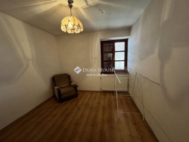 Eladó családi ház, Gödöllőn 199 M Ft, 6+1 szobás