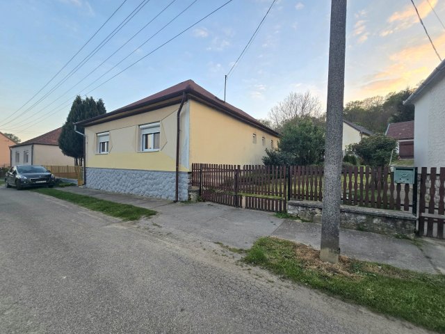 Eladó családi ház, Hetvehelyen 21.9 M Ft, 3 szobás