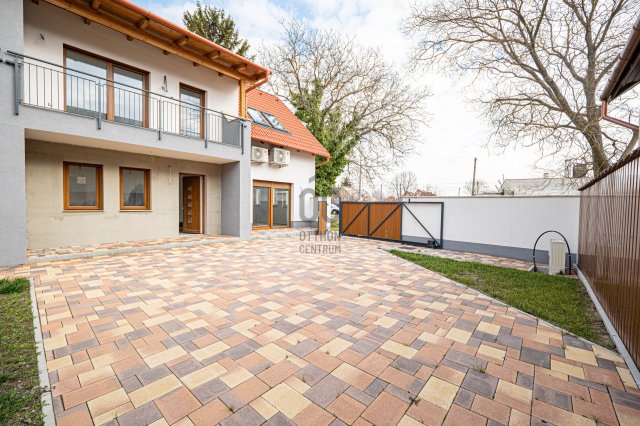 Eladó családi ház, Szekszárdon 87 M Ft, 5 szobás
