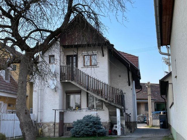 Eladó családi ház, Pilisvörösváron 89.9 M Ft, 6+2 szobás