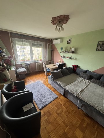 Eladó panellakás, Szegeden 37.8 M Ft, 1+1 szobás