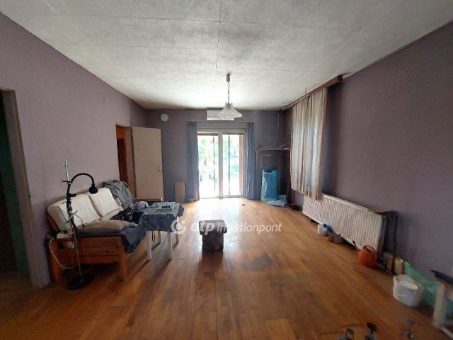 Eladó családi ház, Martonvásáron 83 M Ft, 3 szobás