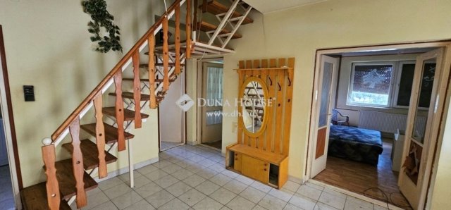 Eladó családi ház, Tápiószecsőn 45.9 M Ft, 5 szobás