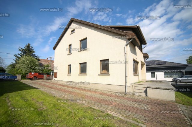 Eladó családi ház, Vácrátóton 119.9 M Ft, 5 szobás
