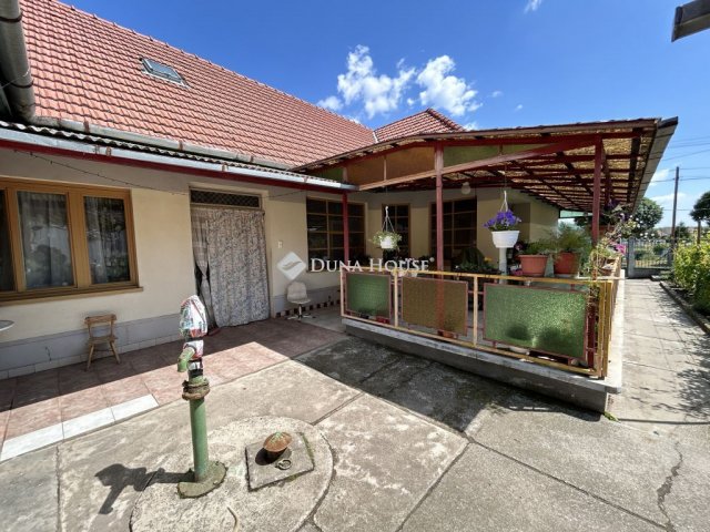 Eladó családi ház, Nagybaracskán 25.99 M Ft, 3 szobás