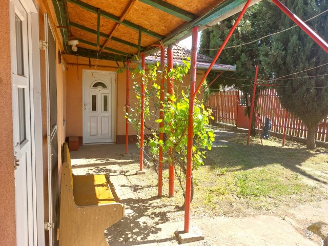 Eladó családi ház, Szolnokon 14.9 M Ft, 2+1 szobás