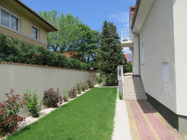 Eladó családi ház, Debrecenben 159.9 M Ft, 6 szobás