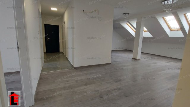 Eladó téglalakás, Győrött 79.9 M Ft, 4+1 szobás