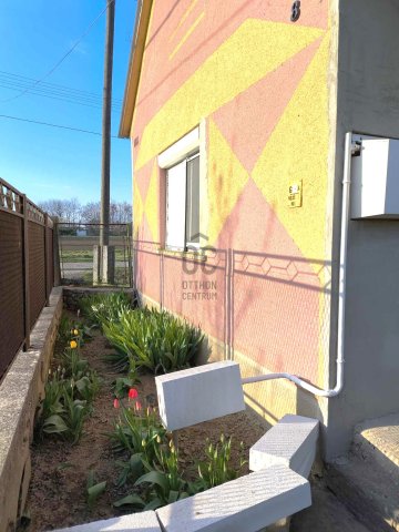 Eladó családi ház, Bezedeken 13.5 M Ft, 2 szobás
