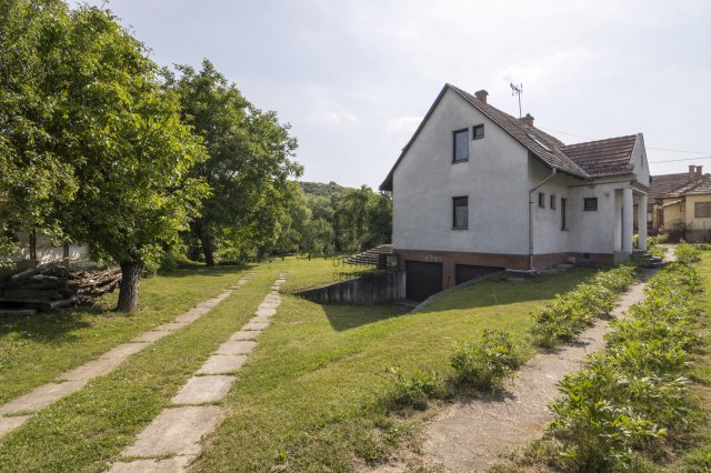 Eladó családi ház, Pomázon 104.9 M Ft, 5 szobás