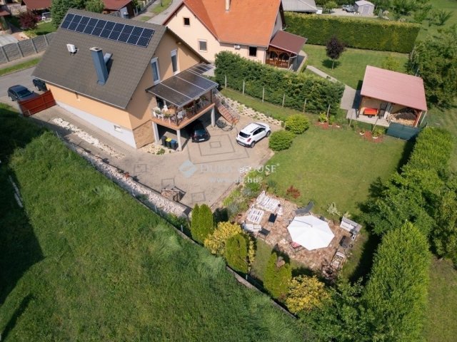 Eladó családi ház, Mohácson 104.9 M Ft, 5 szobás