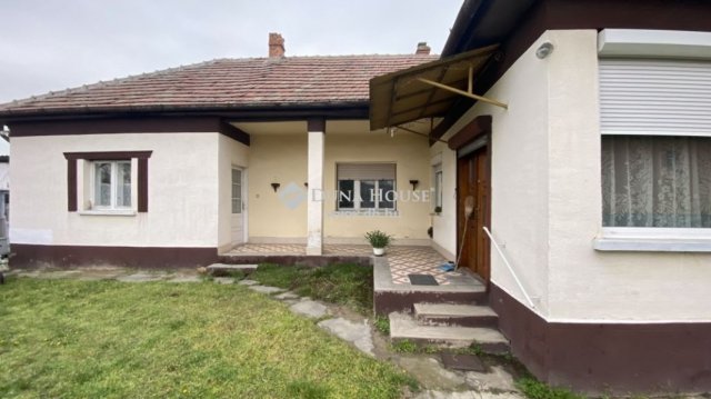 Eladó családi ház, Tápióbicskén 25 M Ft, 3 szobás