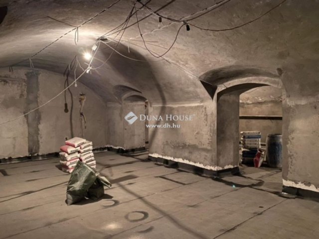 Eladó üzlethelyiség, Budapesten, IX. kerületben 79 M Ft