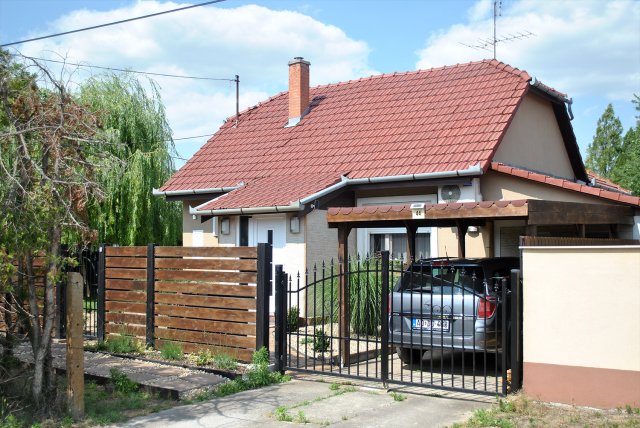 Eladó családi ház, Kecskeméten 62 M Ft, 4 szobás