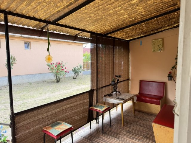 Eladó családi ház, Hevesen 13.5 M Ft, 2 szobás