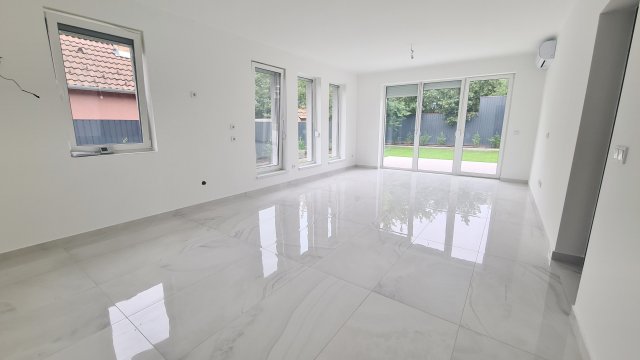 Eladó családi ház, Dunaharasztin 135 M Ft, 5 szobás