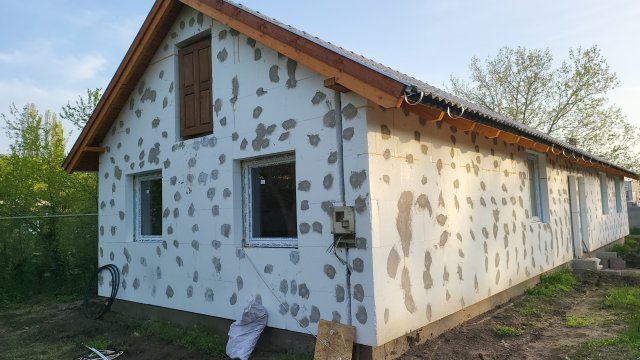 Eladó családi ház, Ercsiben 45 M Ft, 5 szobás