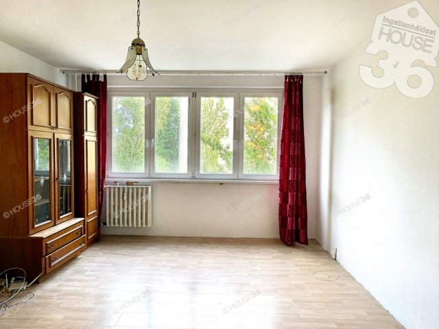 Eladó panellakás, Kecskeméten 39.9 M Ft, 2 szobás