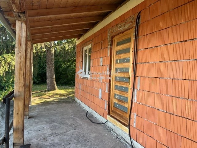 Eladó családi ház, Leányfaluban 69.9 M Ft, 3 szobás