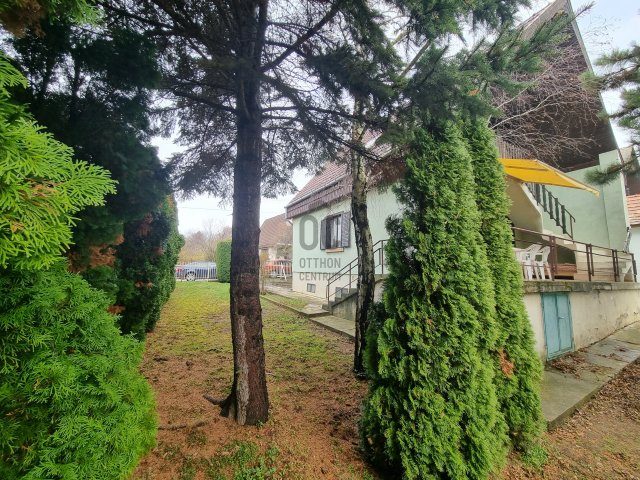 Eladó családi ház, Balatonkenesén 68 M Ft, 6 szobás
