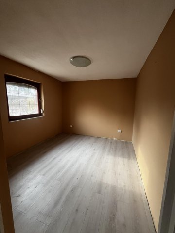 Eladó családi ház, Kulcson 74 M Ft, 2 szobás