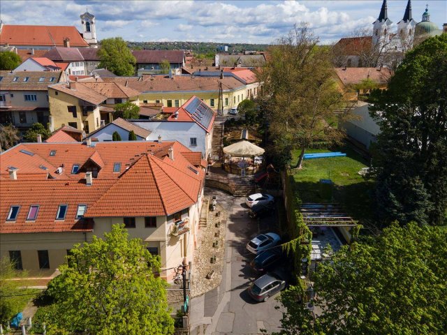 Eladó üzlethelyiség, Vácon 399 M Ft / költözzbe.hu