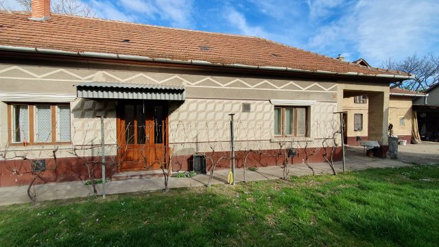 Eladó családi ház, Kiskunmajsán, Csontos Károly utcában 17 M Ft