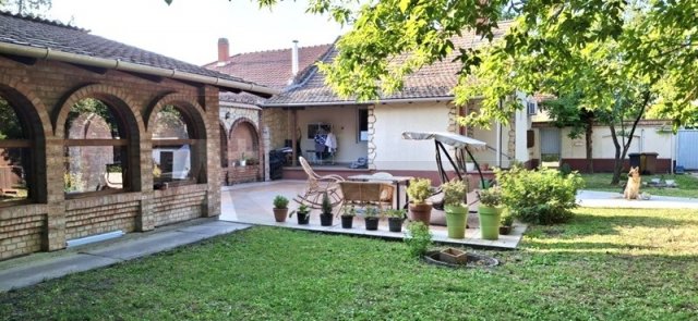 Eladó családi ház, Szegeden 76.5 M Ft, 2 szobás